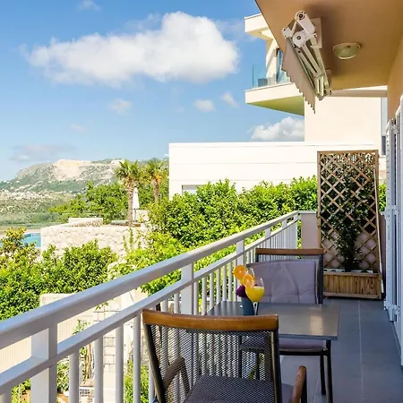 Adriatic Sunny 公寓 *