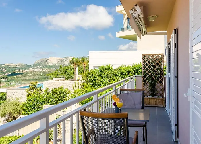 Adriatic Sunny Apartman *